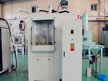 转向轴湿式喷砂机